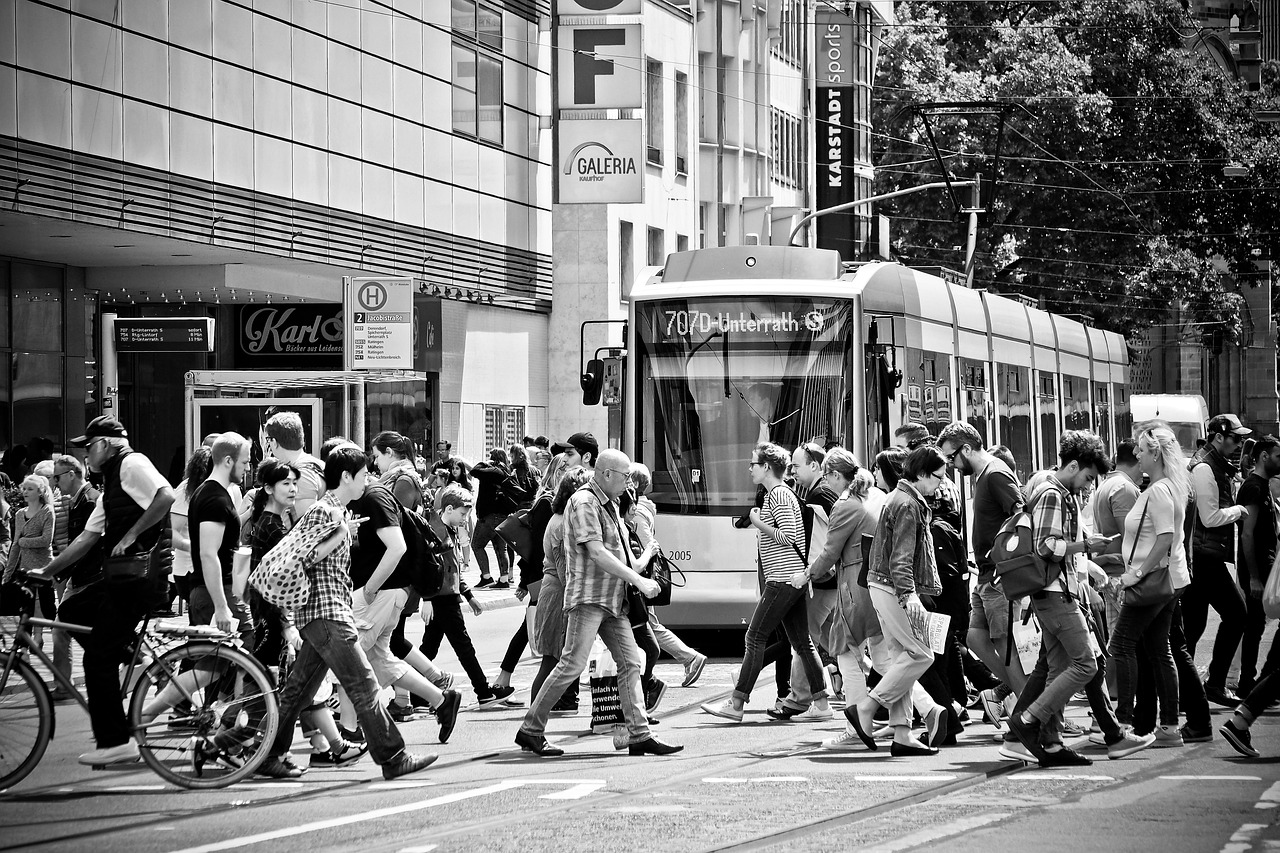 Wenn der Schulweg zur Mutprobe wird: Eine kritische Betrachtung des Schülerverkehrs in Deutschland
